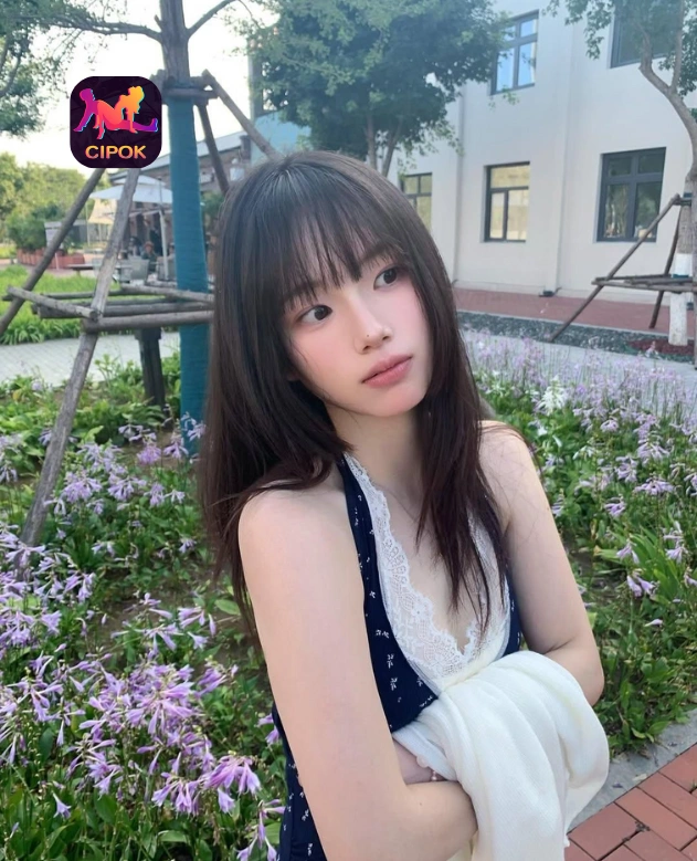 Intan Amalia Menikmati Cipok Live App