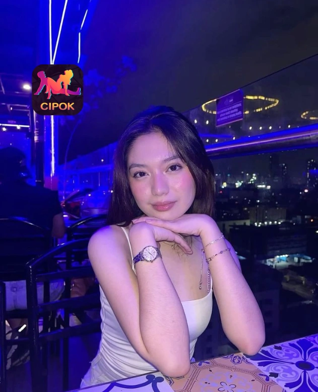 Qisya Kartikasari Stunning di Cipok