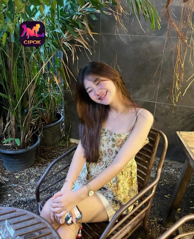 Qonita Kusumawati Menikmati Cipok Live
