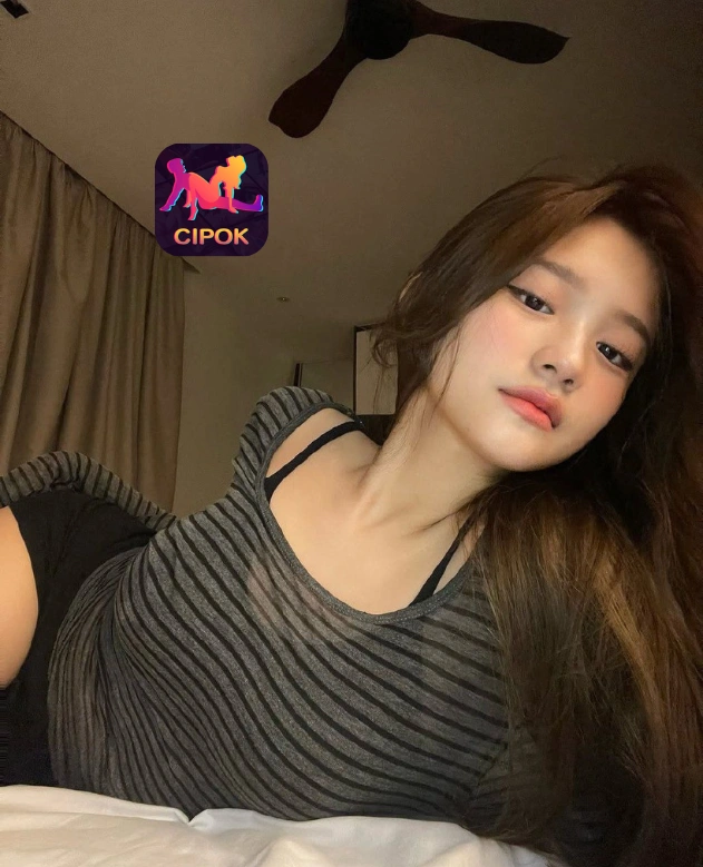 Sinta Kartikasari Cantik di Cipok Live